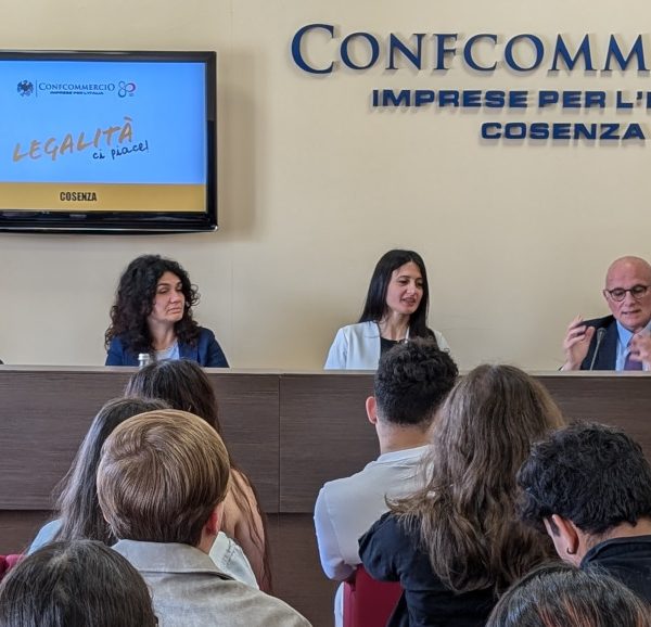 “Legalità, ci piace”: Confcommercio Cosenza promuove la cultura della legalità insieme a istituzioni e forze dell’ordine