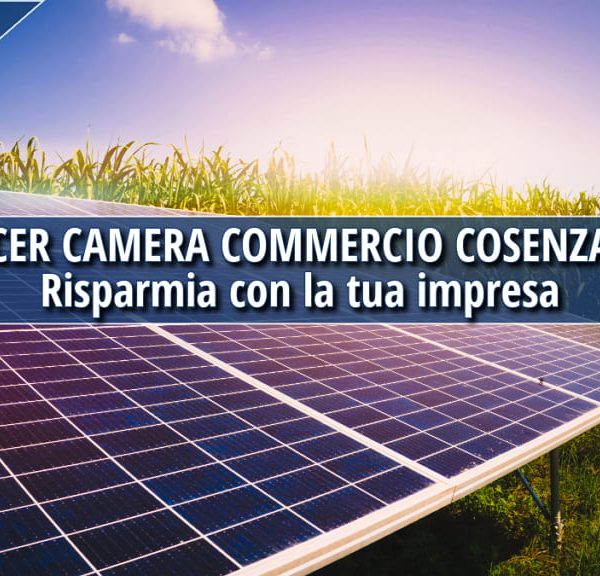 Impianto fotovoltaico con sole al tramonto e messaggio promozionale della Comunità Energetica Rinnovabile della Camera di Commercio di Cosenza