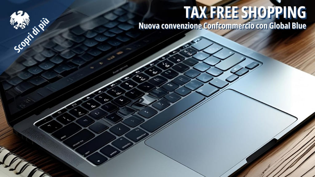 Tastiera di un laptop, simbolo di digitalizzazione dei servizi e nuove opportunità per le imprese grazie alla convenzione Tax Free Shopping.