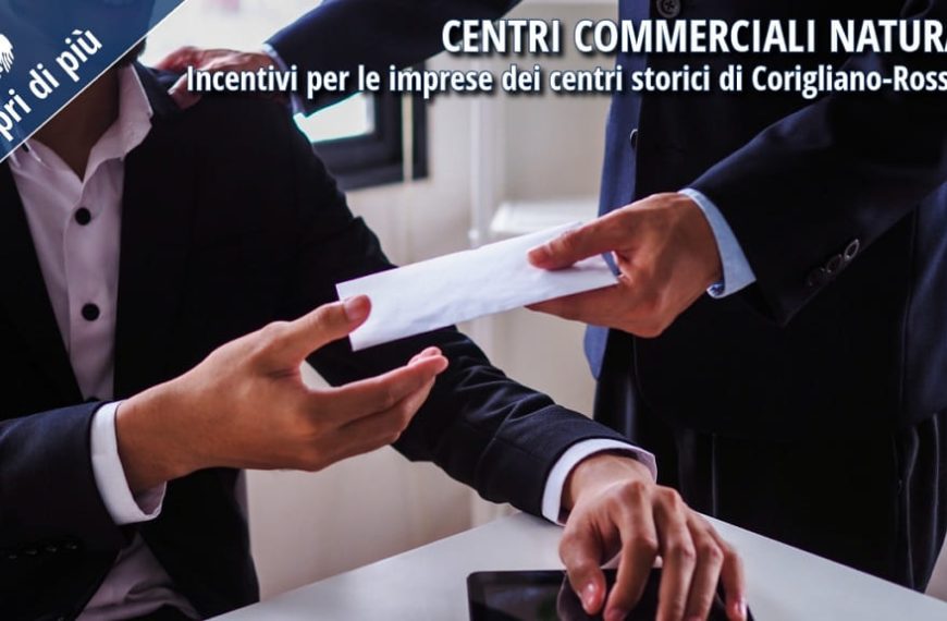 Due uomini d’affari si scambiano una busta, simbolo di incentivi e sostegno economico alle imprese dei centri storici di Corigliano-Rossano.