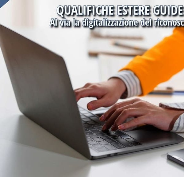 Persona al computer mentre compila la procedura online per il riconoscimento digitale della qualifica di guida turistica estera in Italia.