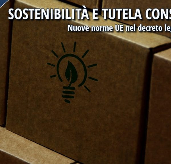 Scatole di cartone con simbolo di lampadina verde con foglia, che richiama sostenibilità e tutela dei consumatori.