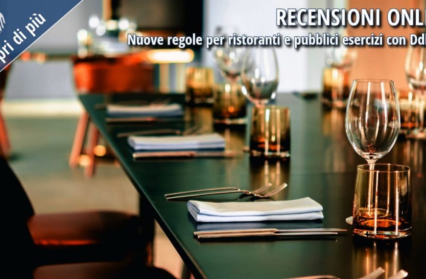 Interno di ristorante con tavolo apparecchiato in primo piano, simbolo delle recensioni online nel settore della ristorazione.