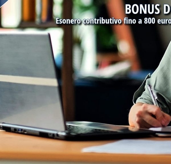 Donna al lavoro al computer in ufficio con grafica promozionale “Bonus Donne 2026” relativa all’esonero contributivo per le assunzioni femminili fino a 800 euro.