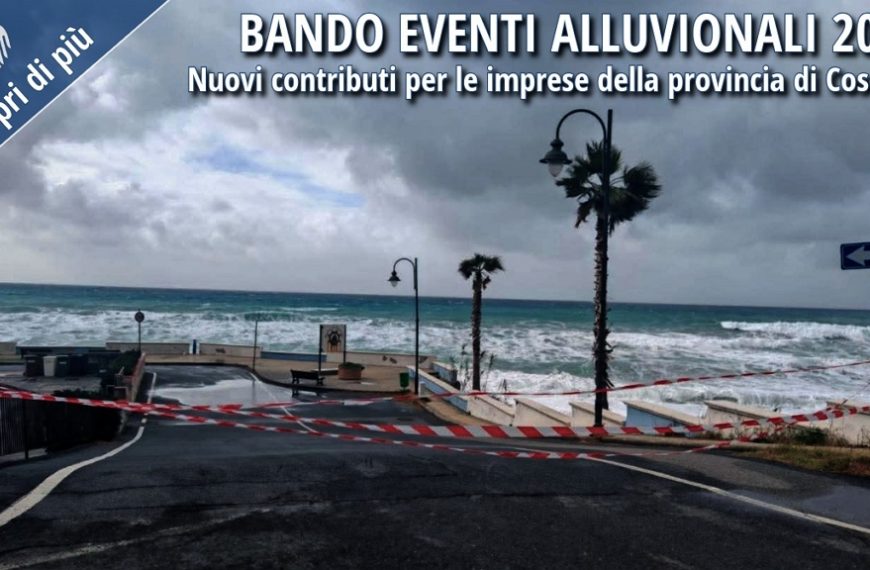 Lungomare della provincia di Cosenza colpito dal maltempo e dagli eventi alluvionali del 2026, con strada transennata e mare in forte agitazione.