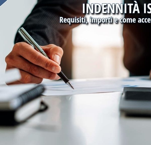 Operatore firma un documento su una scrivania, immagine illustrativa dell'indennità ISCRO 2026 per i lavoratori autonomi iscritti alla Gestione Separata INPS.