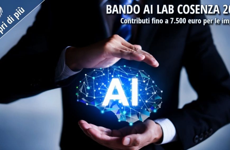 Illustrazione di un professionista che tiene tra le mani un simbolo digitale dell’intelligenza artificiale, con la scritta “AI” al centro di una rete tecnologica luminosa. In alto è riportato “Bando AI LAB Cosenza 2026 – Contributi fino a 7.500 euro per le imprese”.